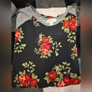 Lularoe Medium Floral Farmhouse Randy Red Roses Black Gray
